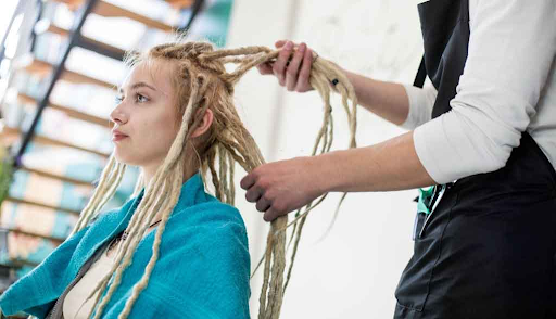 how to install dread extensions on short hair