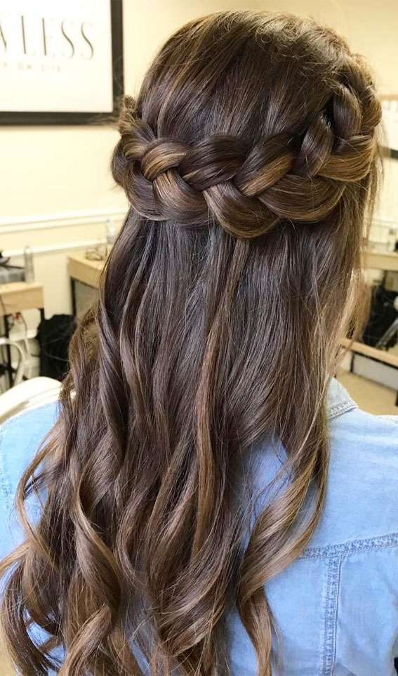 halo braid hairstyle