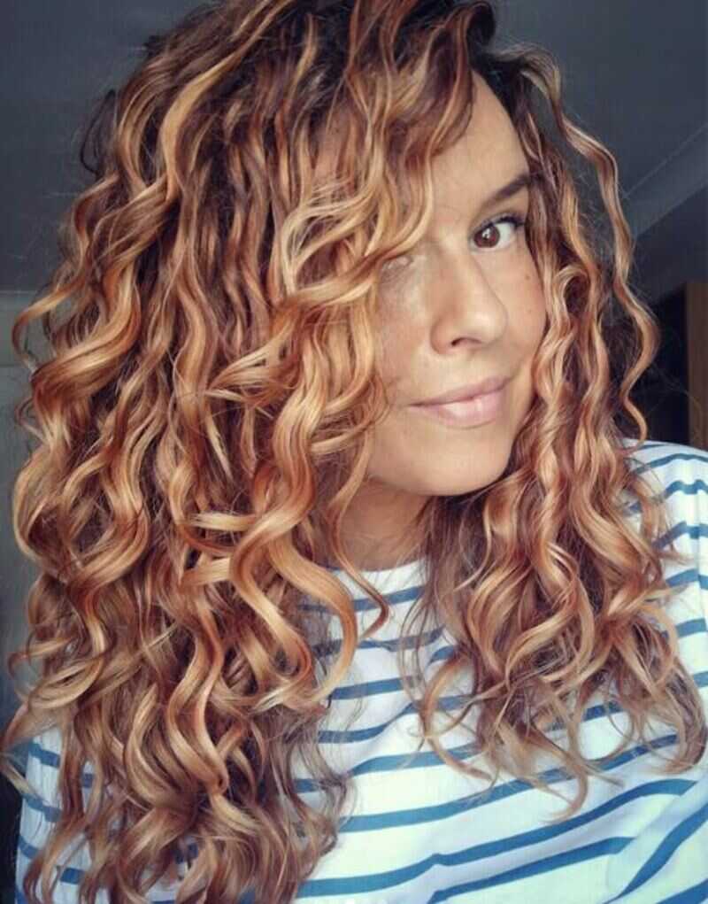 Some toners are enriched with moisturizing and shine-enhancing properties. (Source: Naturally Curly)