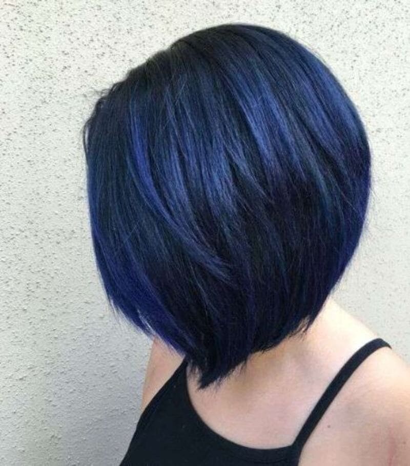 This is a mysterious and sophisticated vibe with a sleek bob hairstyle. (Source: Pinterest)