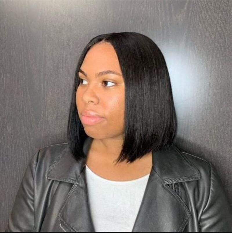 Quick weave middle part bob is a hairstyle characterized by a sleek and sophisticated look. (Source: Latest-Hairstyles)