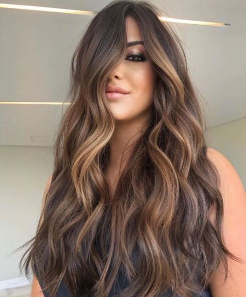 Reverse balayage creates a lived-in and sun-kissed look. (Source: Hair Adviser)