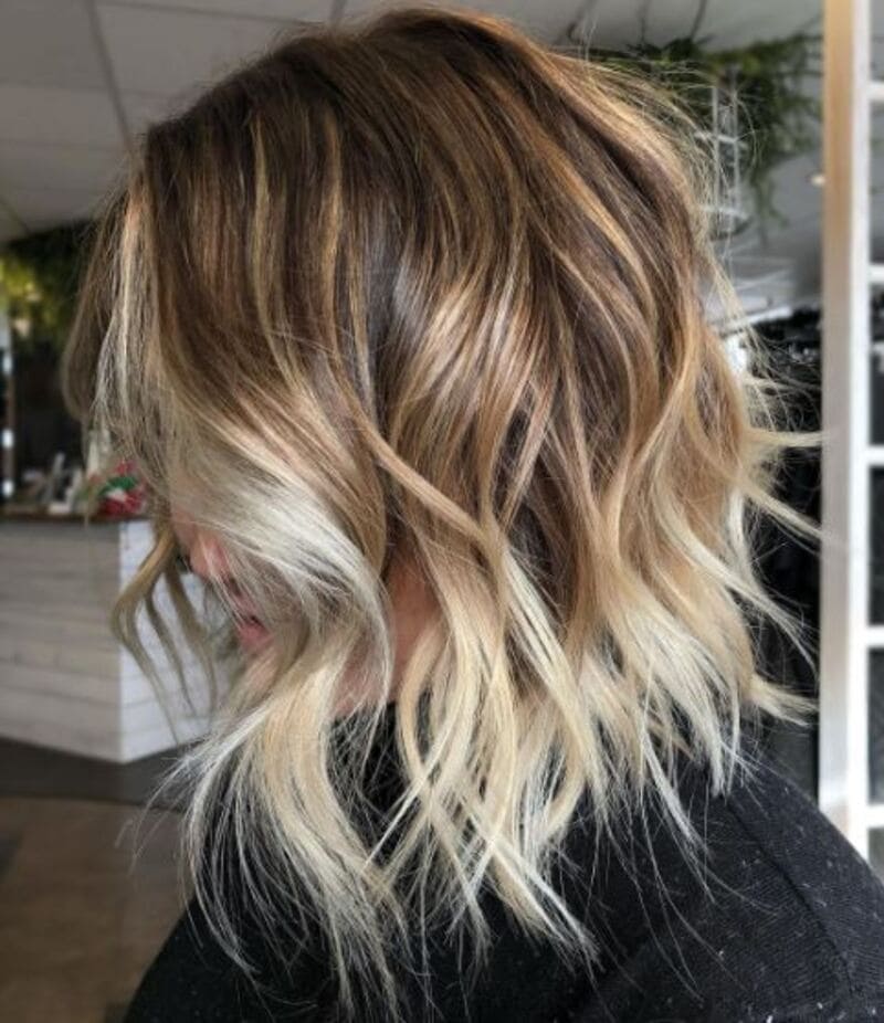 Hair stylists often recommend reverse balayage for shorter hairstyles. (Source: Pinterest)