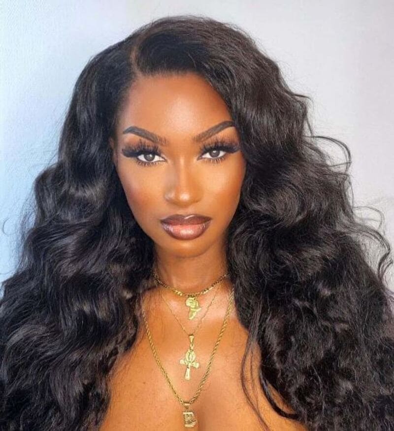 A side part closure sew in is a versatile and fashionable hairstyle for a natural-looking part. (Source: Elfin Hair)