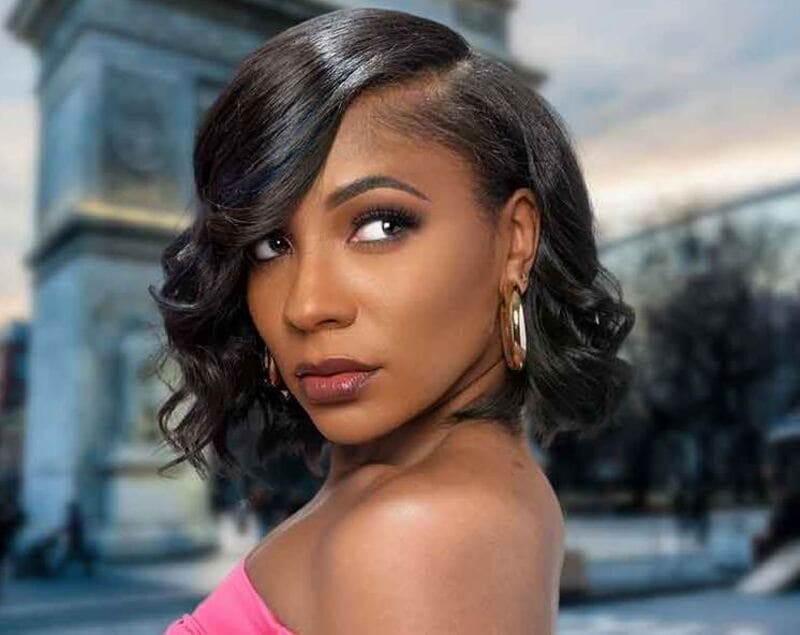 Weave Bob for Dark Skin is about styling the hair in an elegant manner. (Source: UniversalSalons.Com)