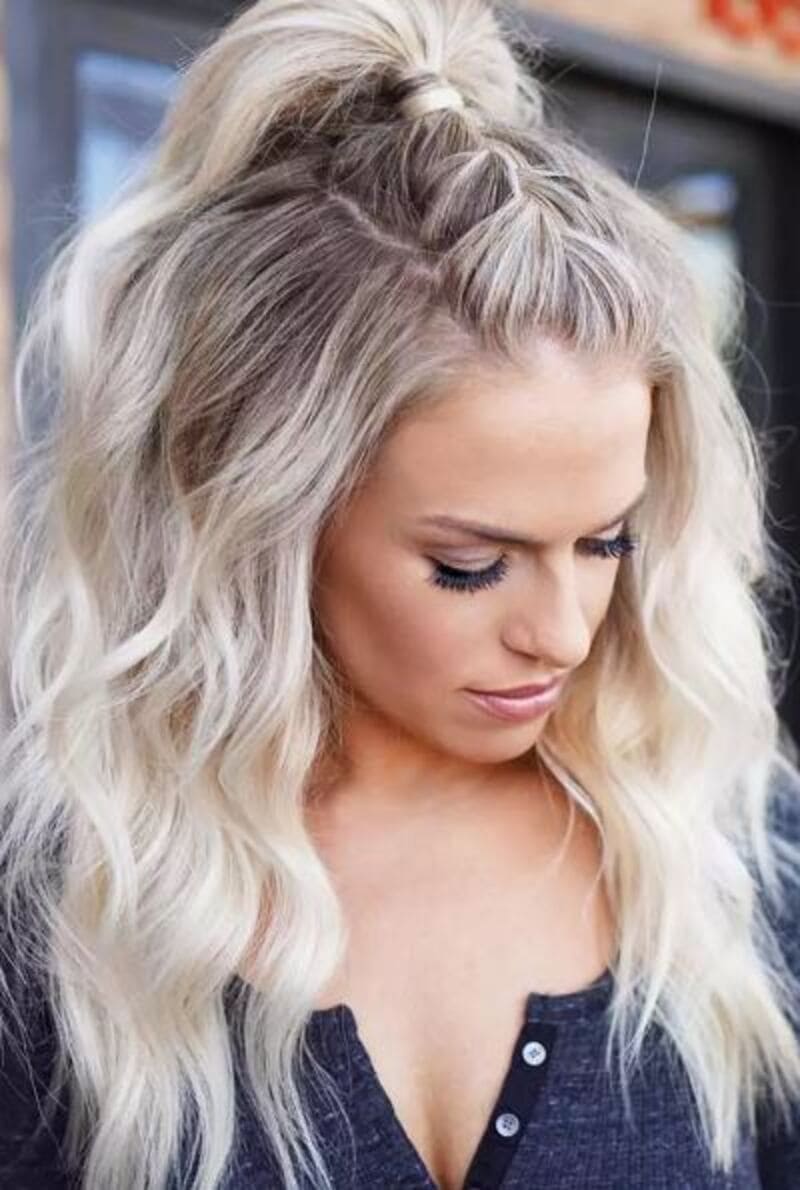 This particular hairstyle over other blonde hairstyles with weave creates a captivating appearance. (Source: Love Hairstyles)