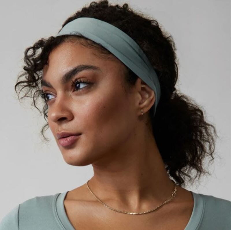 If you have thinner hair around your hairline, we suggest opting for a thicker headband. (Source: Shape)