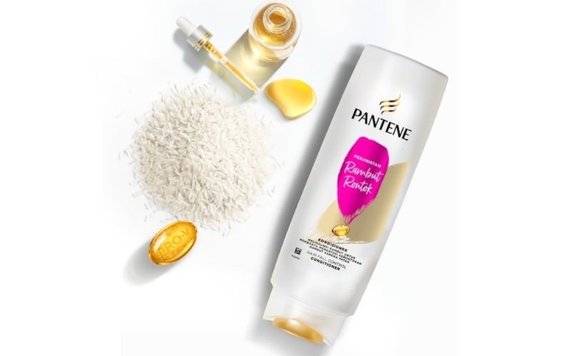 How to get glue of lace by conditioner ( Source: Pantene) 