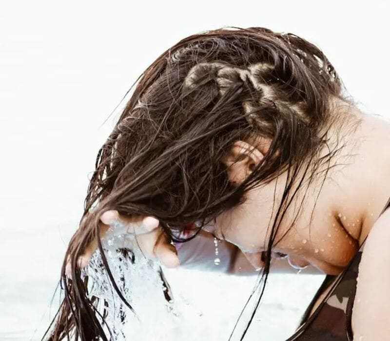 When you are satisfied with the color, thoroughly rinse your hair with warm water. (Source: Hair Care Addiction)