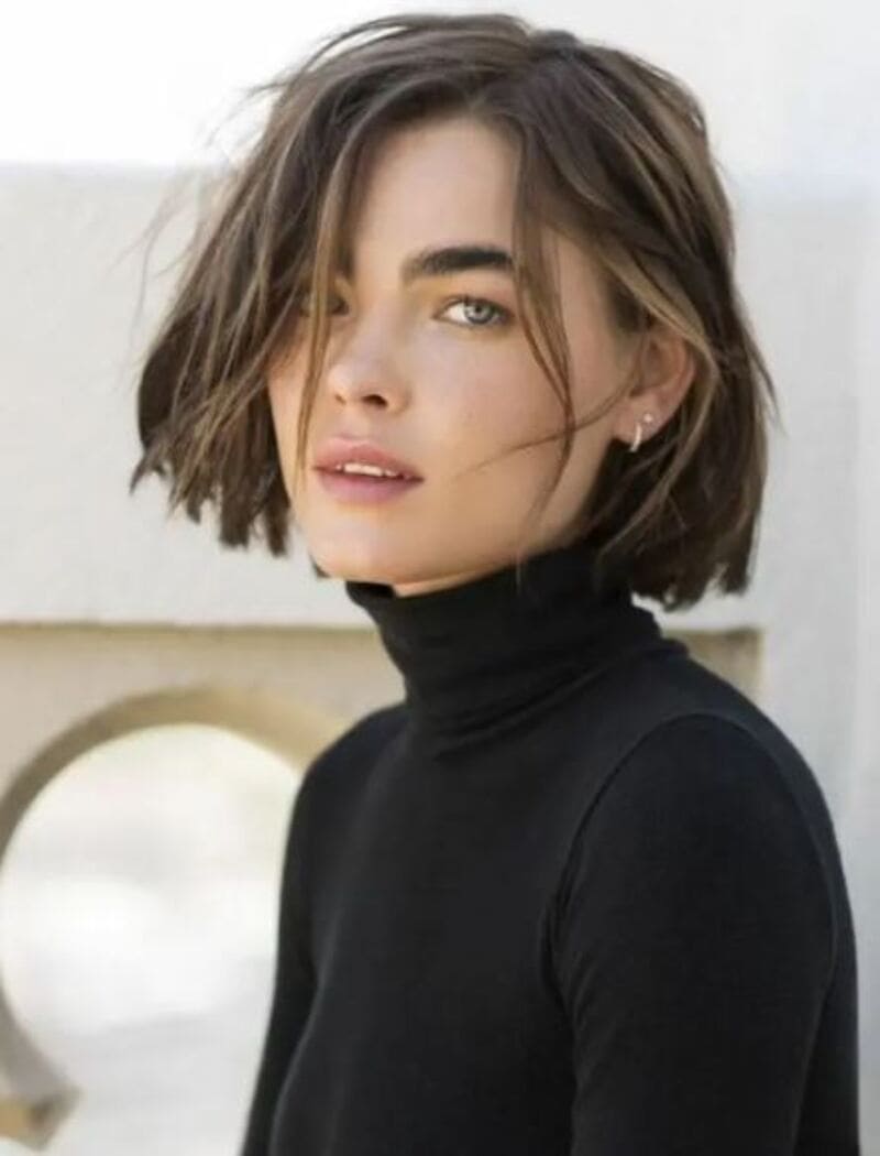 If you prefer an effortless and relaxed vibe, a messy French bob is the way to go. (Source: Styleoholic)