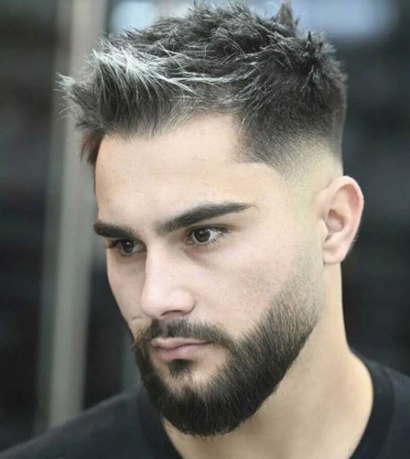 Quiffs are among the best short hairstyles for men with diamond face shapes. (Source: Men's Hairstyle Tips)