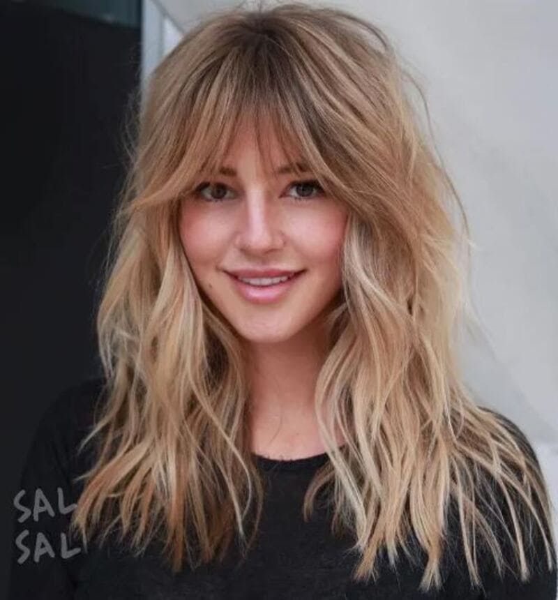 Long layers provide volume and allure. (Source: The Right Hairstyles)