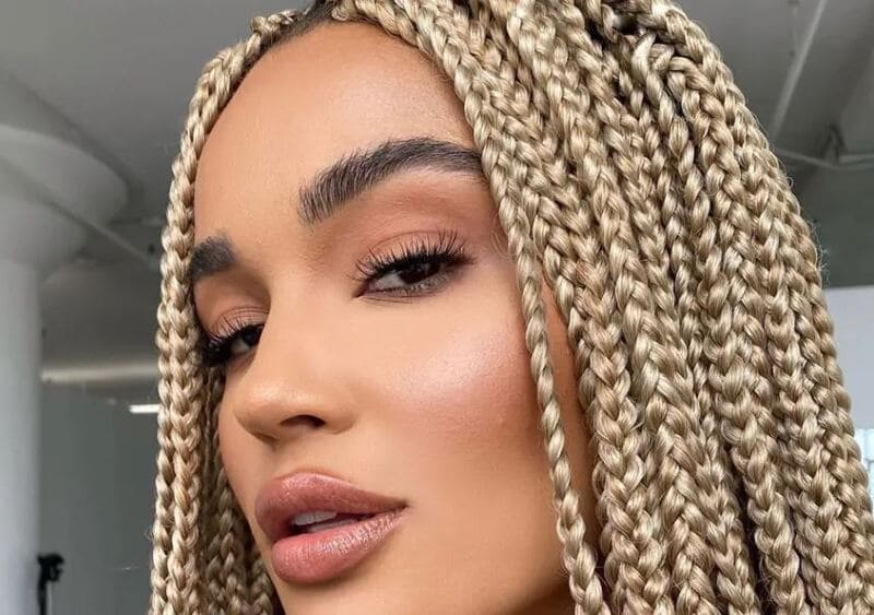 Blonde box braids provide a protective solution for the hair, keeping it healthy and looking great. (Source: HairstylesFeed)