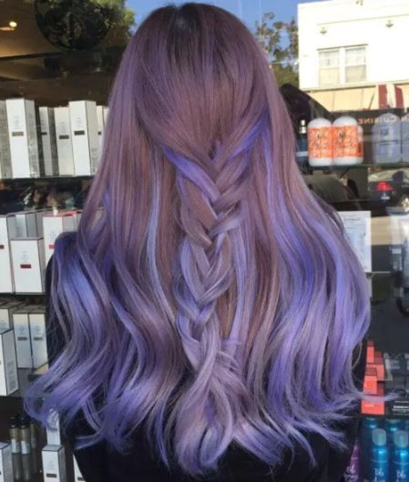 Two-tone hair color (Source: The Right Hairstyles)