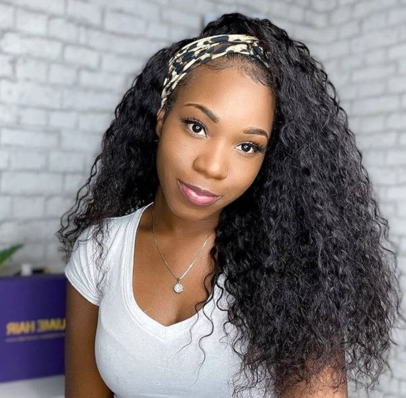 The headband keeps your waves intact and provides a fashionable twist to your hairstyle. (Source: Amazon)