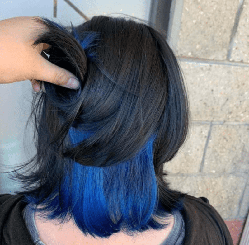 Blue highlights underneath allows you to showcase the blue color when your hair moves. (Source: Pinterest)