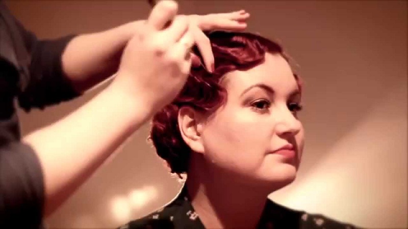 How did they do finger waves in the 1920s? (Source: Youtube “Scarletladies”)