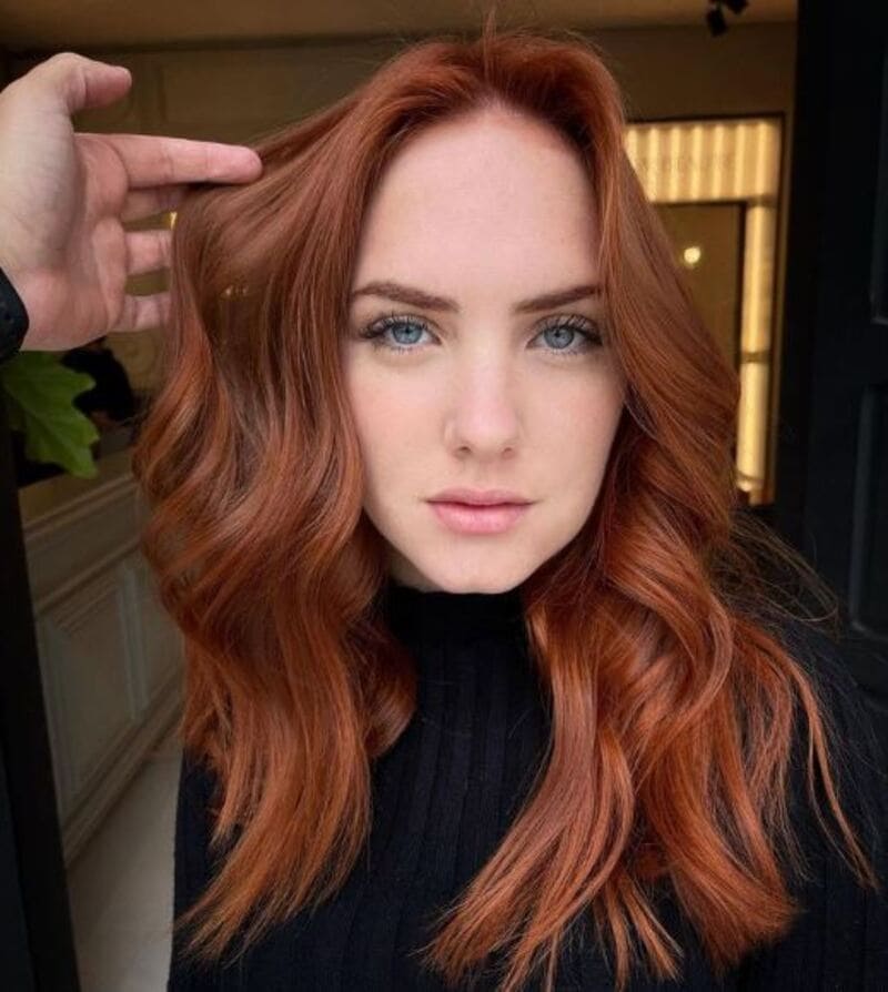 Auburn color adds life and makes your hair look more interesting. (Source: Pinterest)