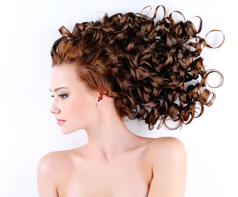 Permed hair can become damaged for a few reasons (Source: Freepik)