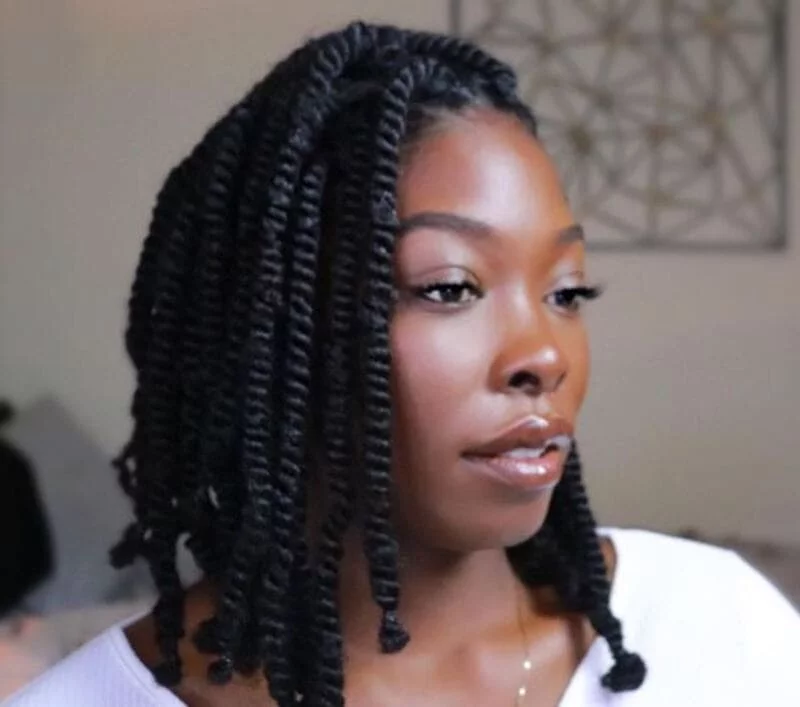 Top 12 low maintenance short hair kinky twist hairstyles 4 low maintenance short hair kinky twist hairstyles What sets this look apart is the clever use of rubber bands to secure the blunt ends for a unique touch. (Source: Byrdie)