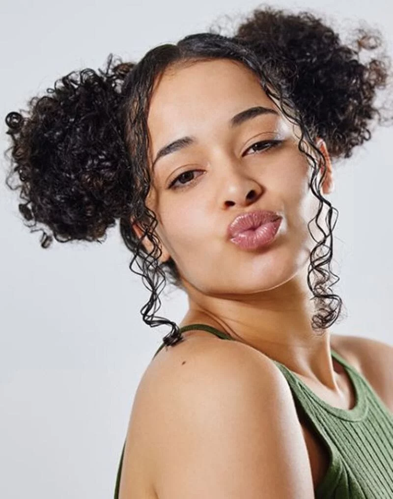 Top 12 low maintenance short hair kinky twist hairstyles 5 low maintenance short hair kinky twist hairstyles Twisted space buns bring a playful and stylish twist to the classic space bun hairstyle. (Source: StyleCraze)