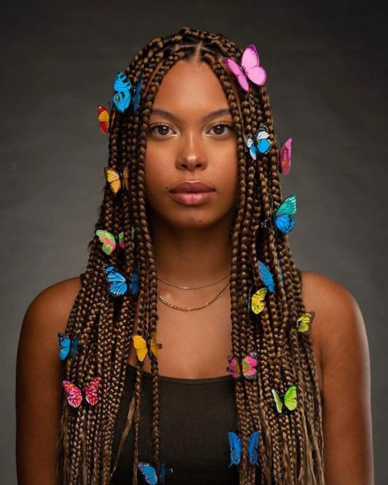 Box braids are a lifesaver for your hair in the water (Source: Instagram @boxbraidsinspiracoes)