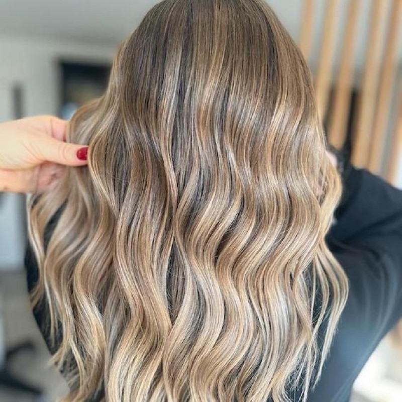 Lighten up the grown-out balayage (Source: Wella Blog)