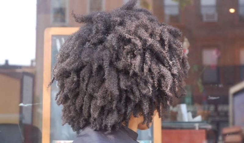 Hair with naturally curly or coily textures are sentitive to matting due to the unique shape and structure. (Source: Livara Natural Organics)