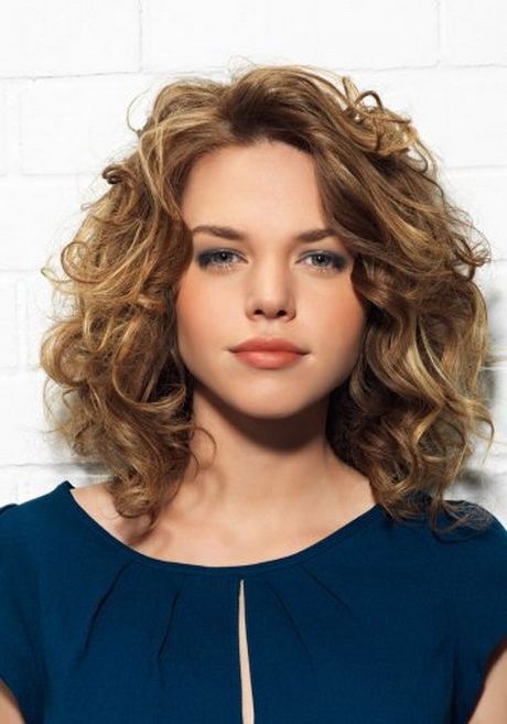 Curly bob hairstyles with round face