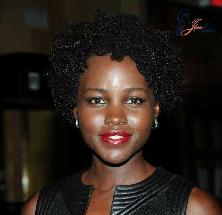 Lupita Nyong’o appeared effortlessly chic with her natural curls and minimal jewelry (Source: Desiree Navarro)