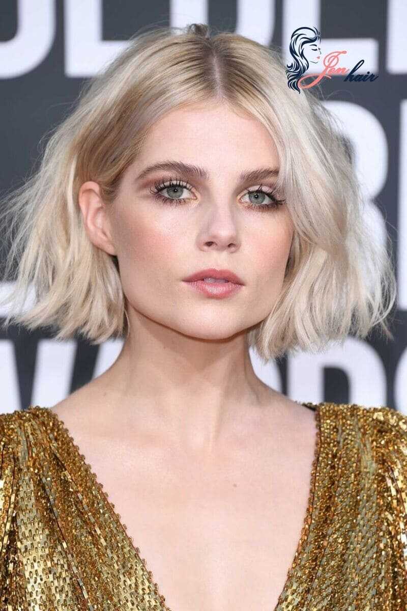 Minimal and chic, this bob hairstyles for women is sophisticated and elegant more than you think 