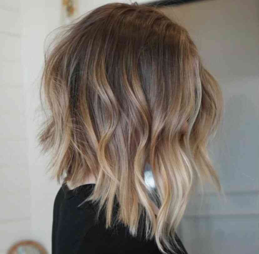 Take little effort to style Messy Wavy Lob Cut