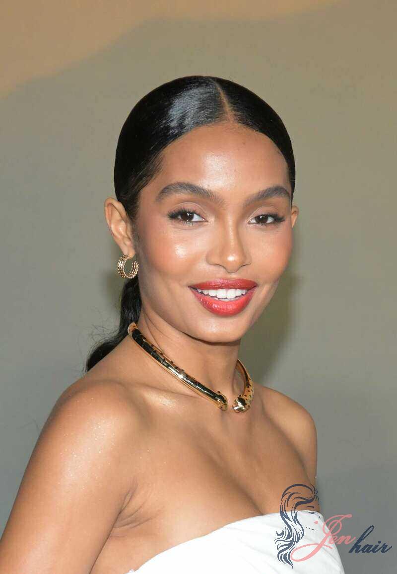 10+ Sleek Hair Ideas for a Polished And Chic Look 1 Sleek Hair Give you the charming and elegant vibe